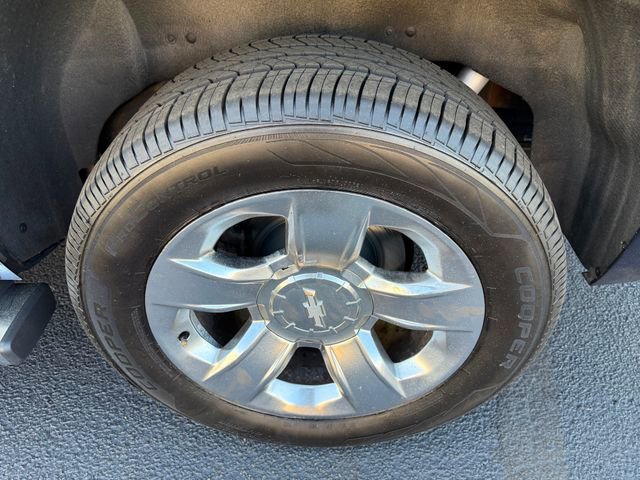 Used 2019 Chevrolet Tahoe LT w/ LT Signature Package image 17