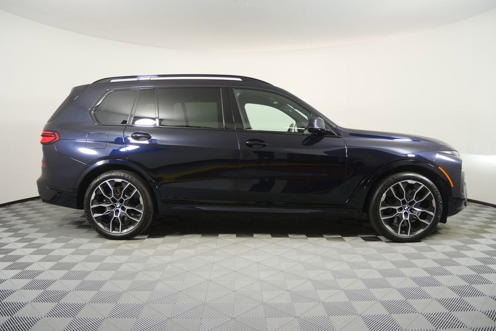 Certified 2026 BMW X7 xDrive40i image 2