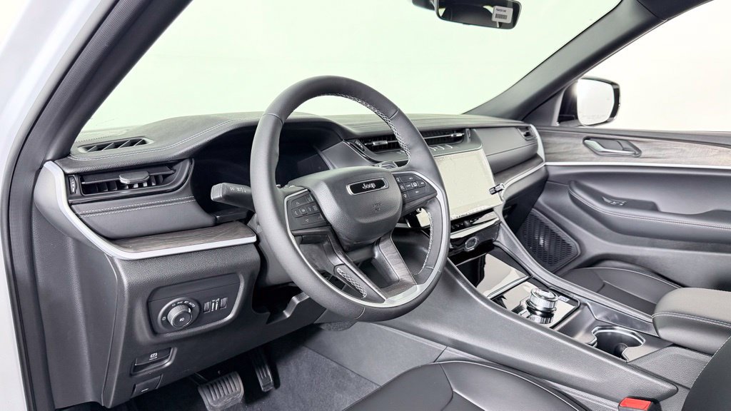 New 2027 Jeep Grand Cherokee L Limited AWD/4WD image 16