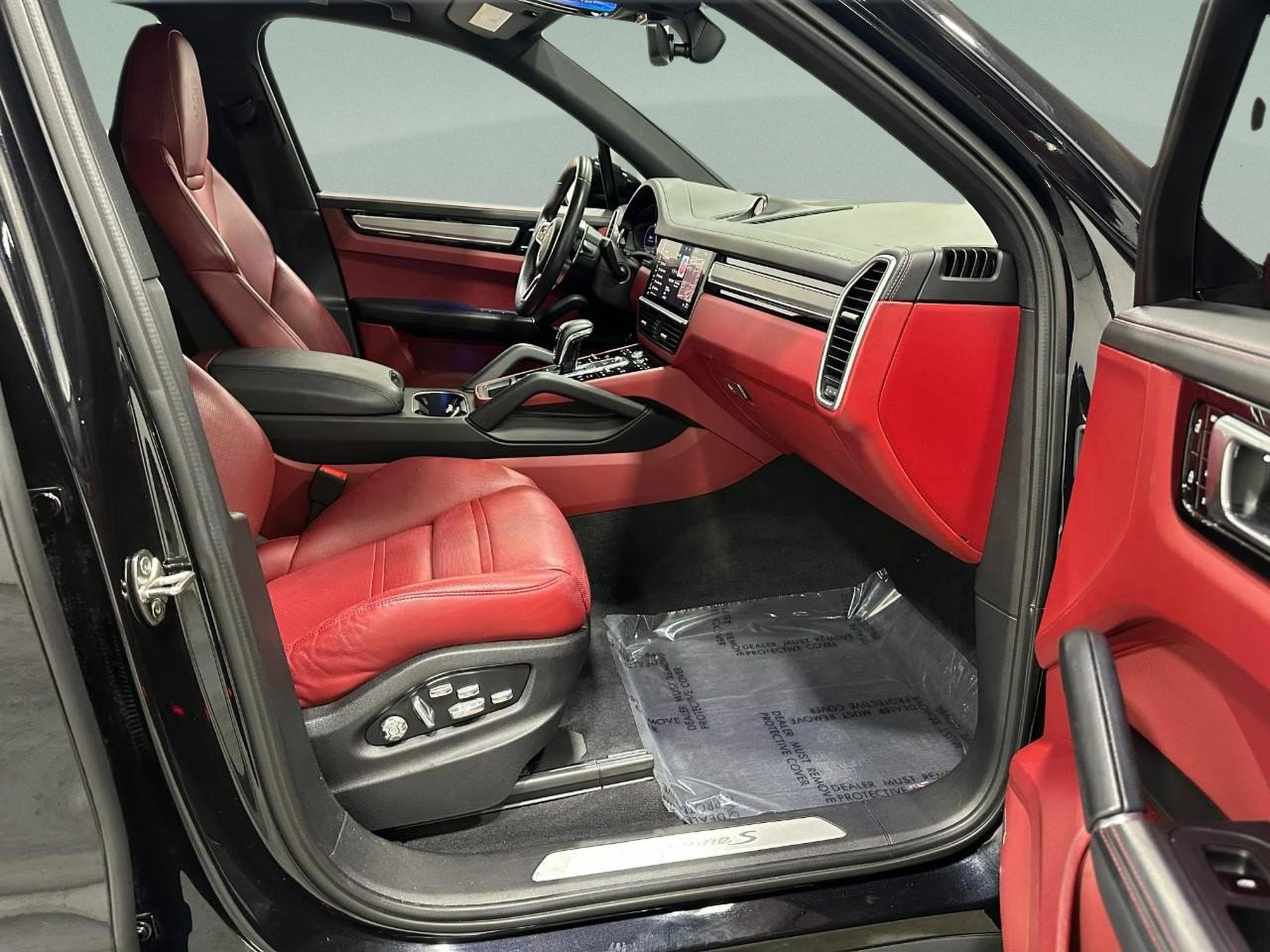 Used 2021 Porsche Cayenne S image 20