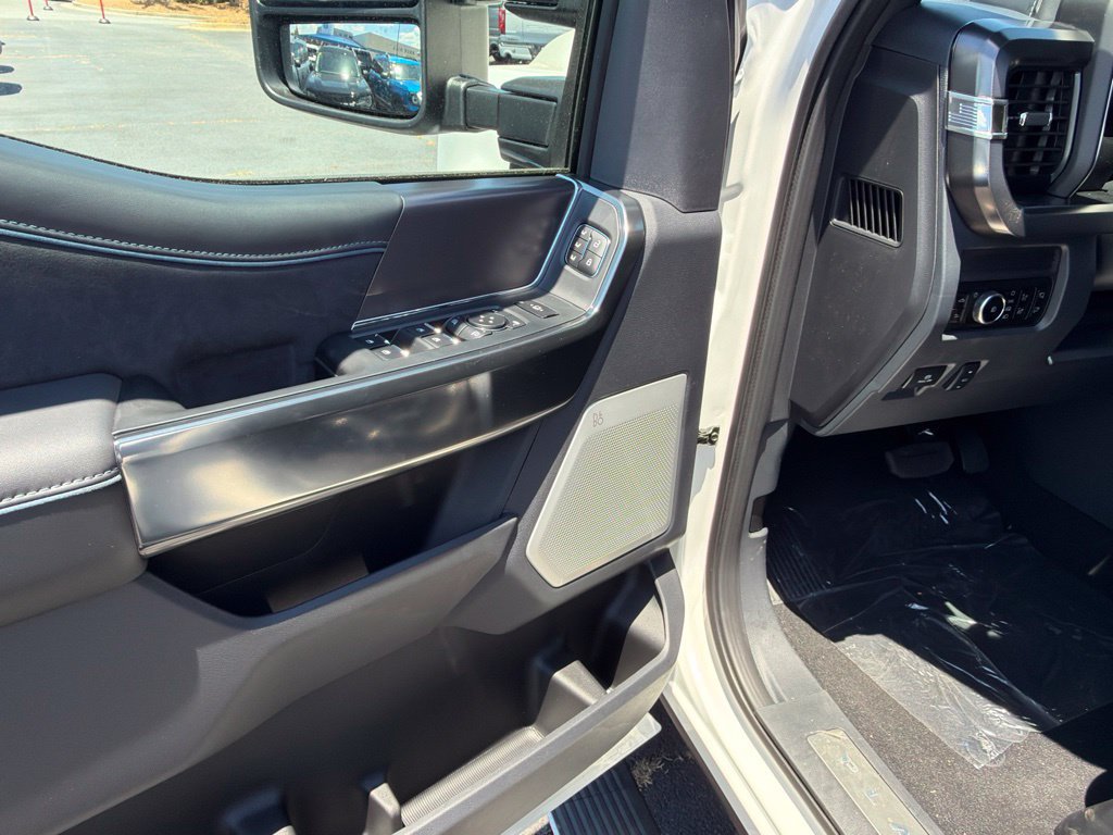 New 2026 Ford F350 4x4 Crew Cab Super Duty image 8