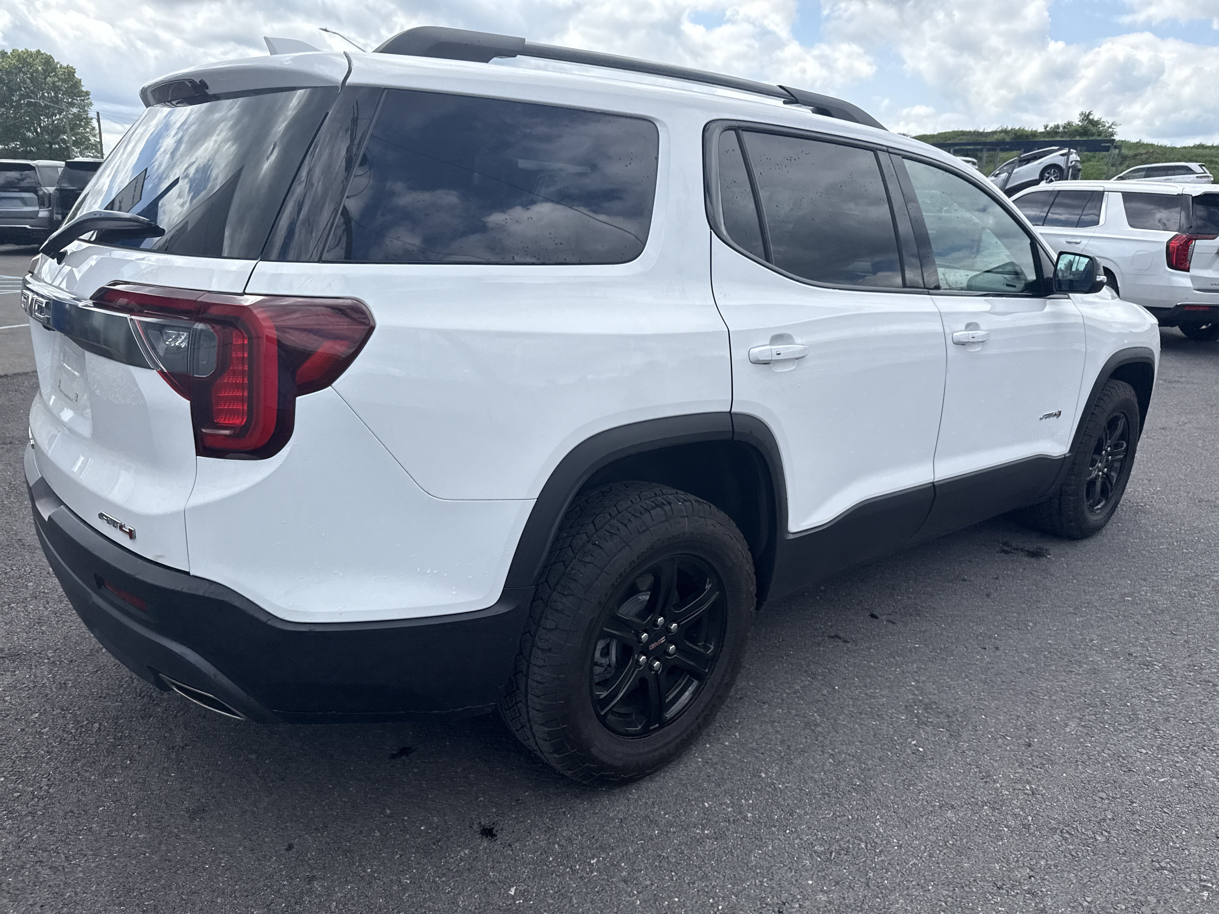Used 2023 GMC Acadia AT4 AWD/4WD video 3