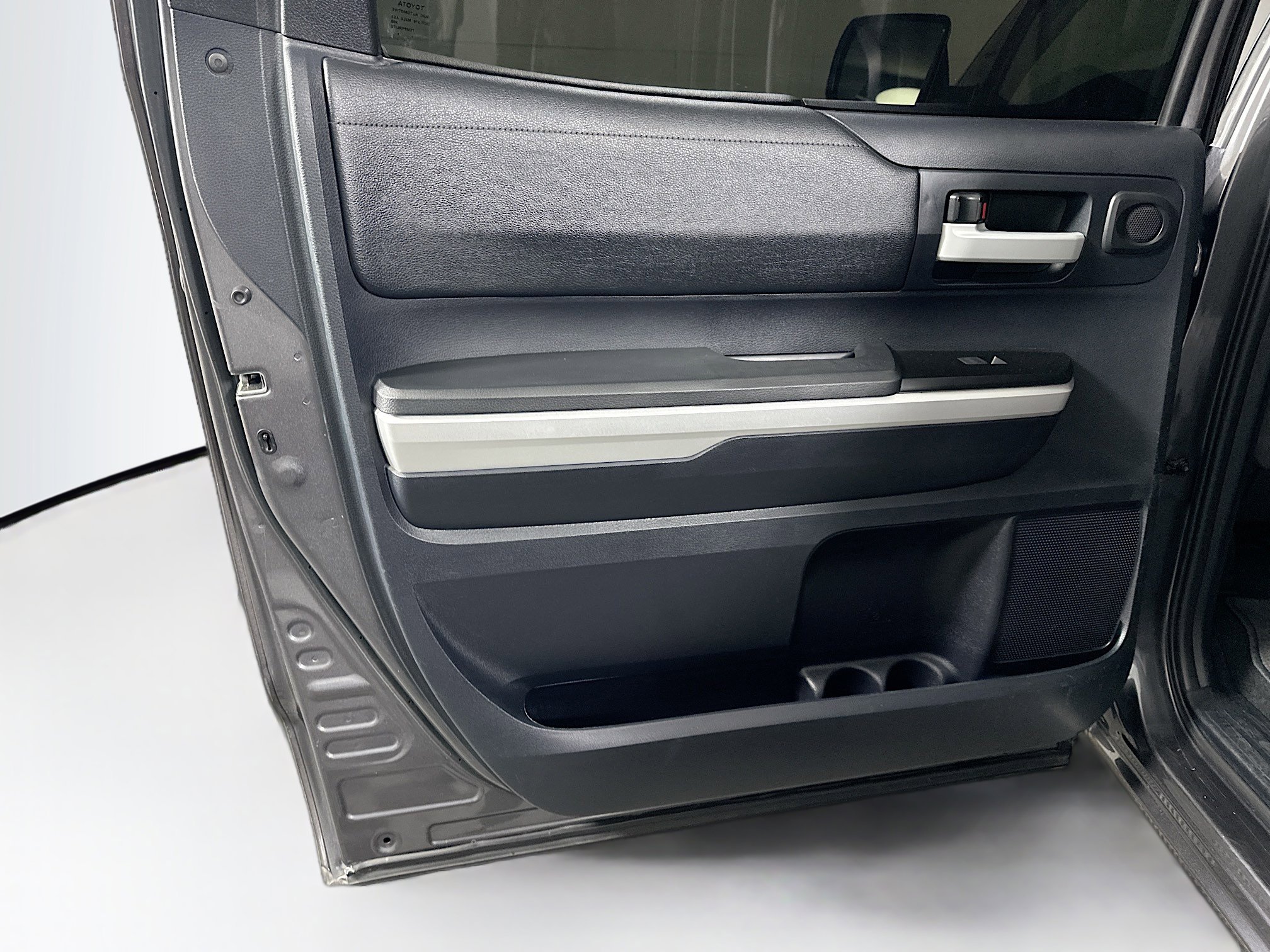 Used 2015 Toyota Tundra SR5 w/ SR5 Upgrade Package image 26