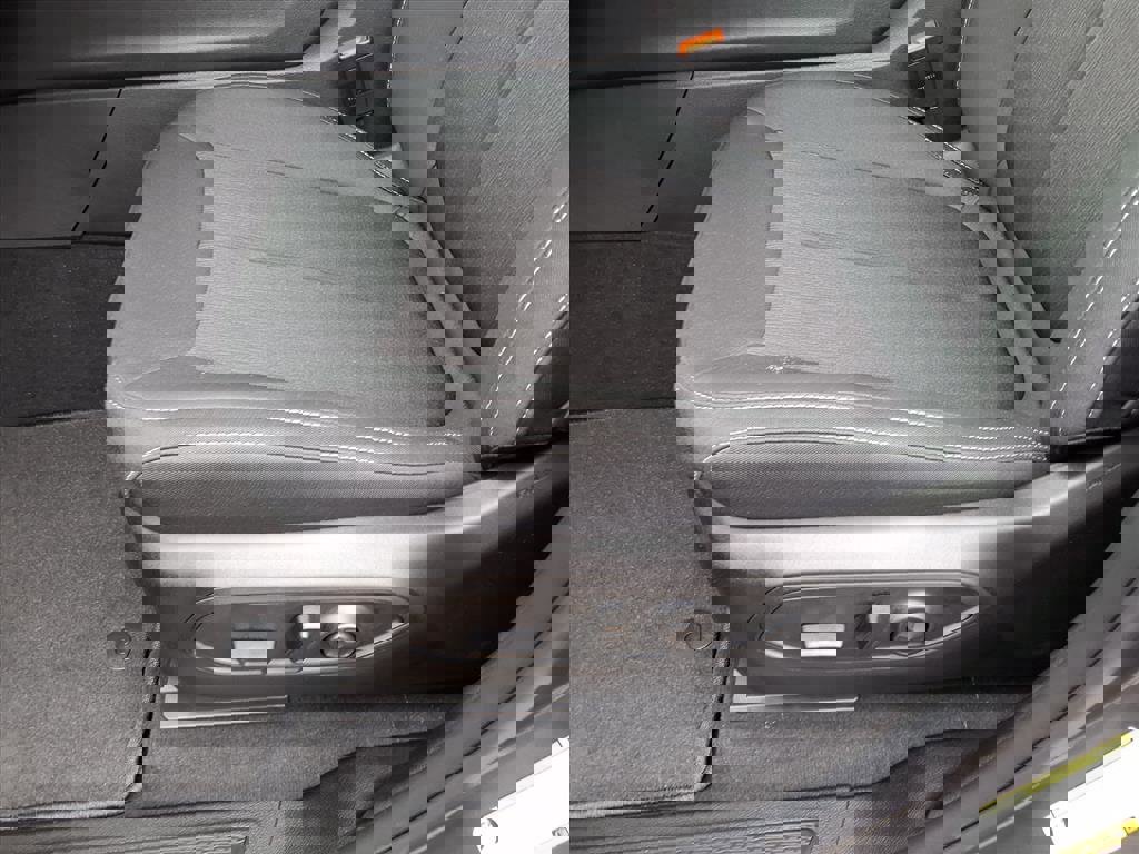 New 2025 Jeep Grand Cherokee Laredo X image 15