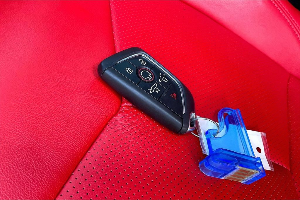 Used 2024 Chevrolet Corvette Stingray Coupe w/ 1LT RWD image 35