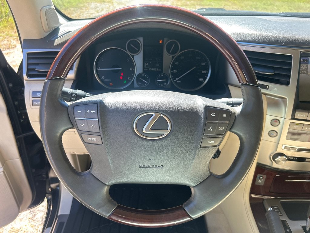 Used 2014 Lexus LX 570 4WD image 9