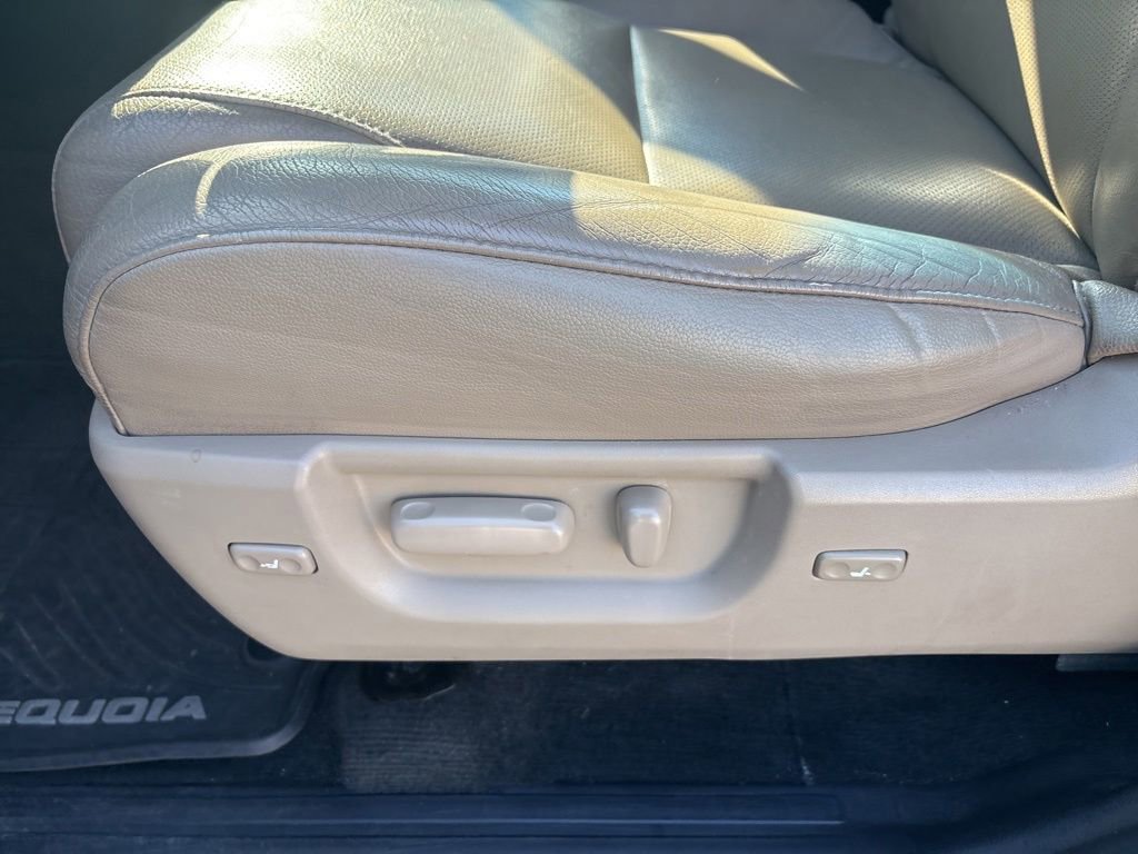 Used 2012 Toyota Sequoia Platinum AWD/4WD image 14