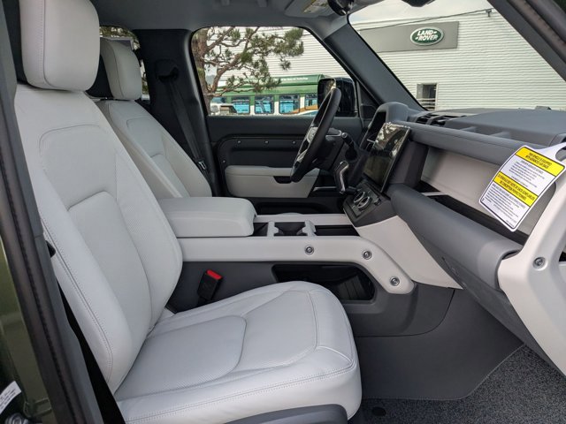 New 2026 Land Rover Defender 110 X-Dynamic SE AWD/4WD image 17
