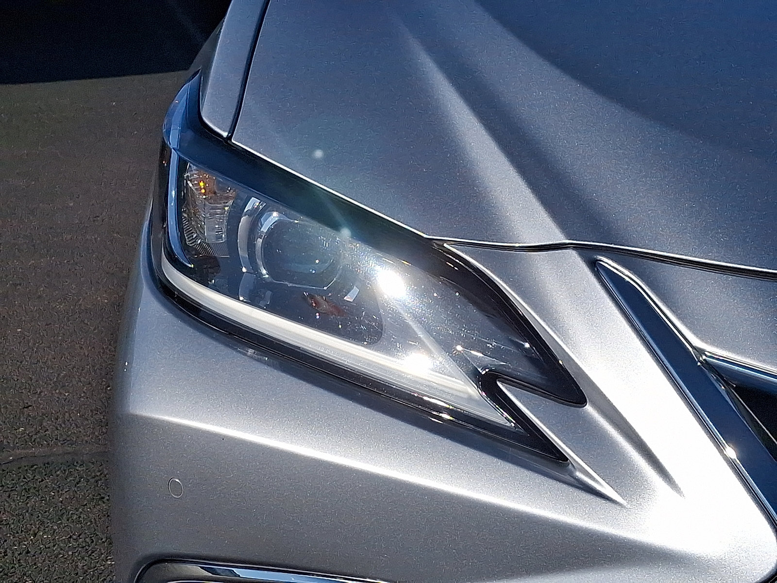 Used 2023 Lexus ES 250 w/ Premium Package image 9