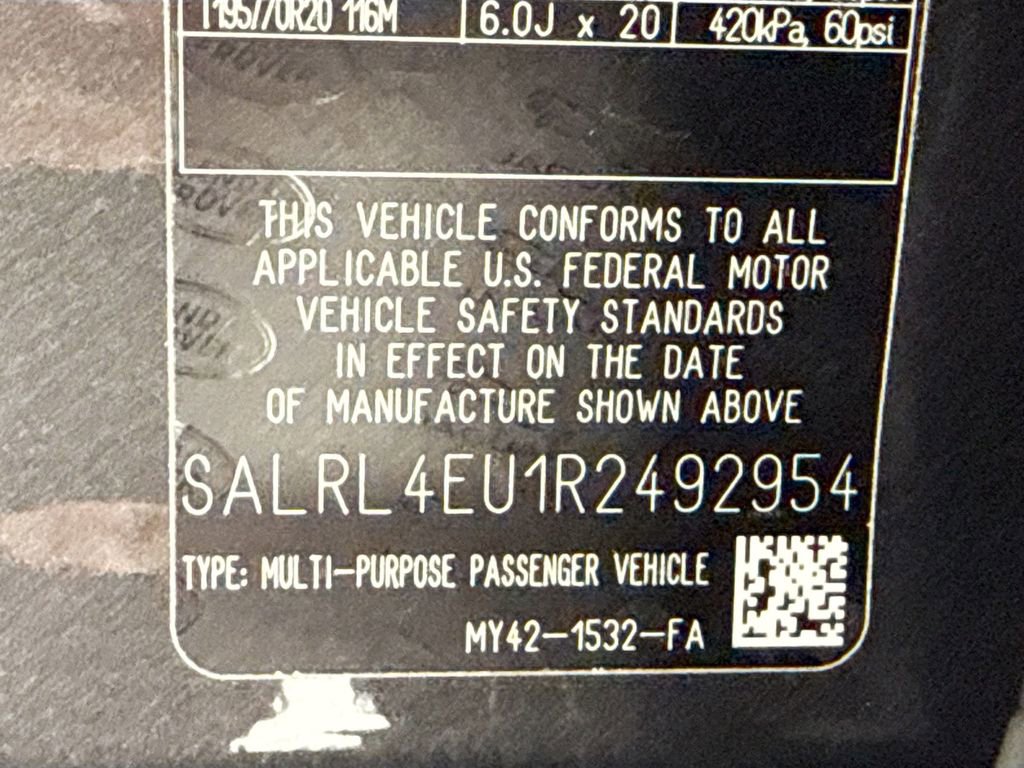 Used 2024 Land Rover Discovery Dynamic SE image 26