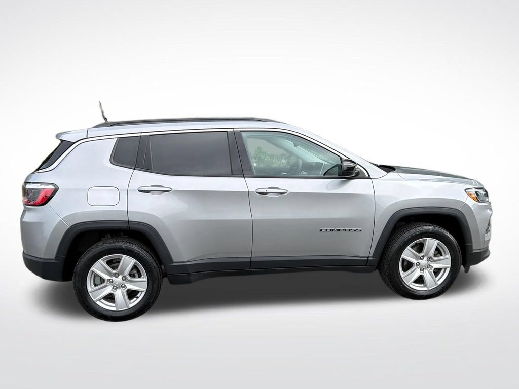 Used 2022 Jeep Compass Latitude AWD/4WD image 7