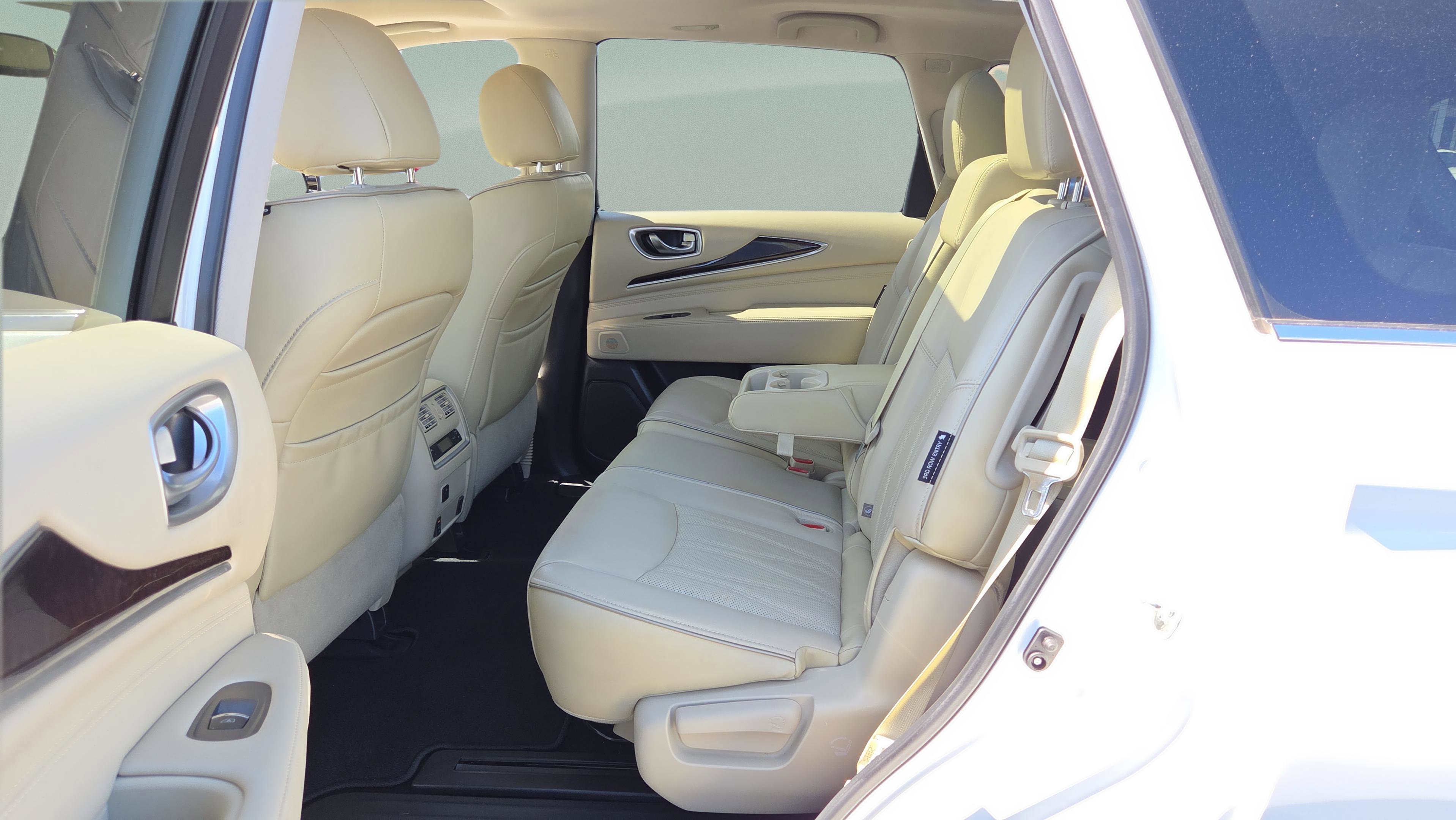 Used 2018 INFINITI QX60 Luxe w/ Deluxe Technology Package image 12