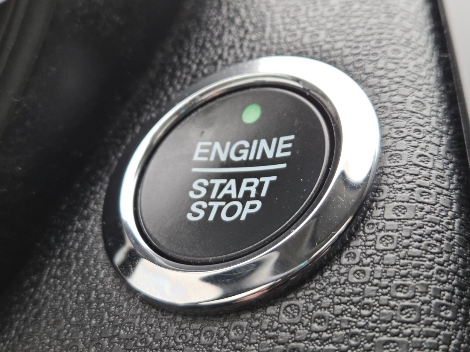 Used 2020 Ford EcoSport SE FWD image 32