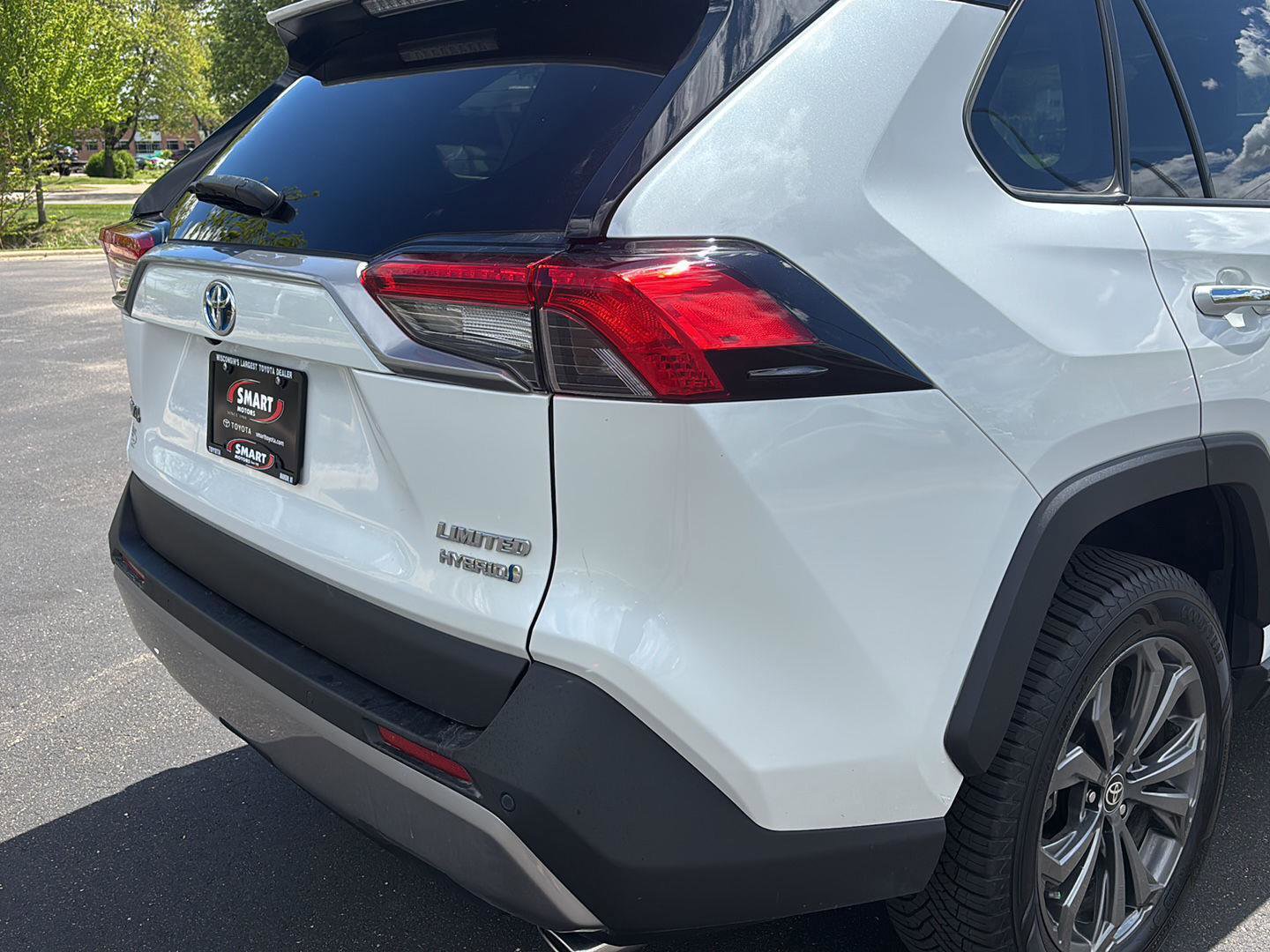 Used 2023 Toyota RAV4 Limited AWD/4WD image 18