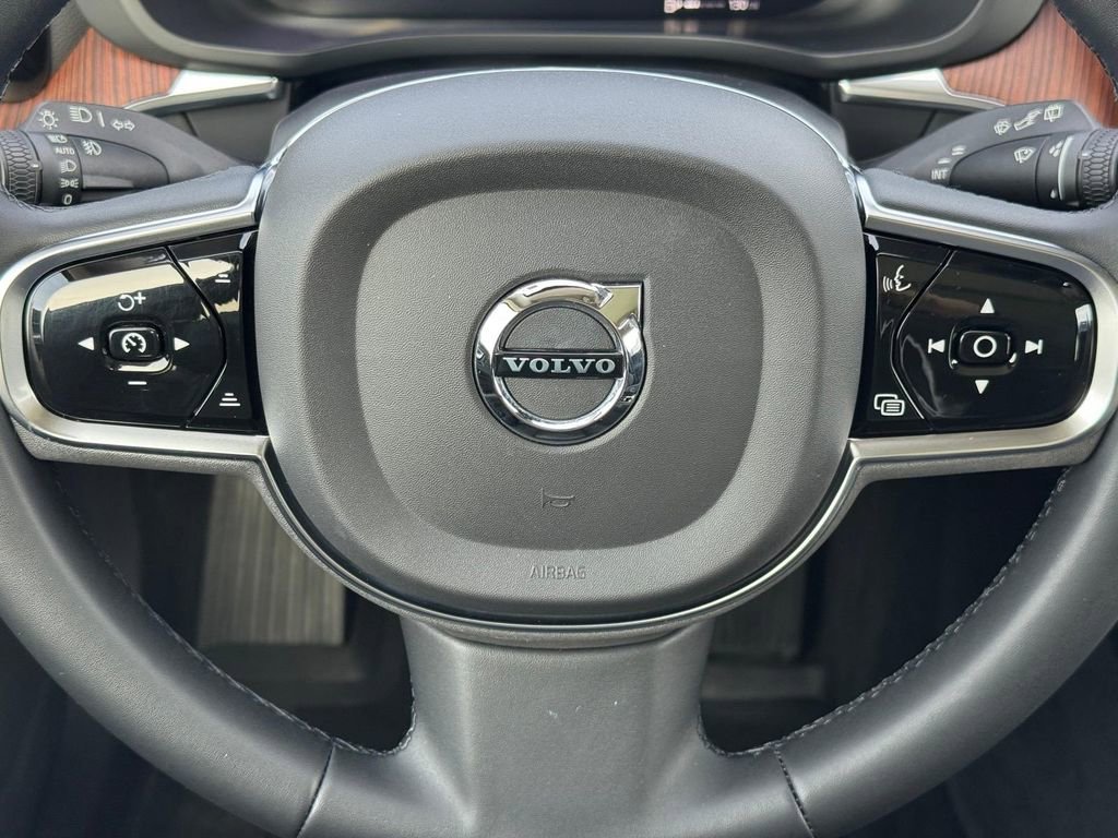 Certified 2023 Volvo XC60 T8 Ultimate image 11