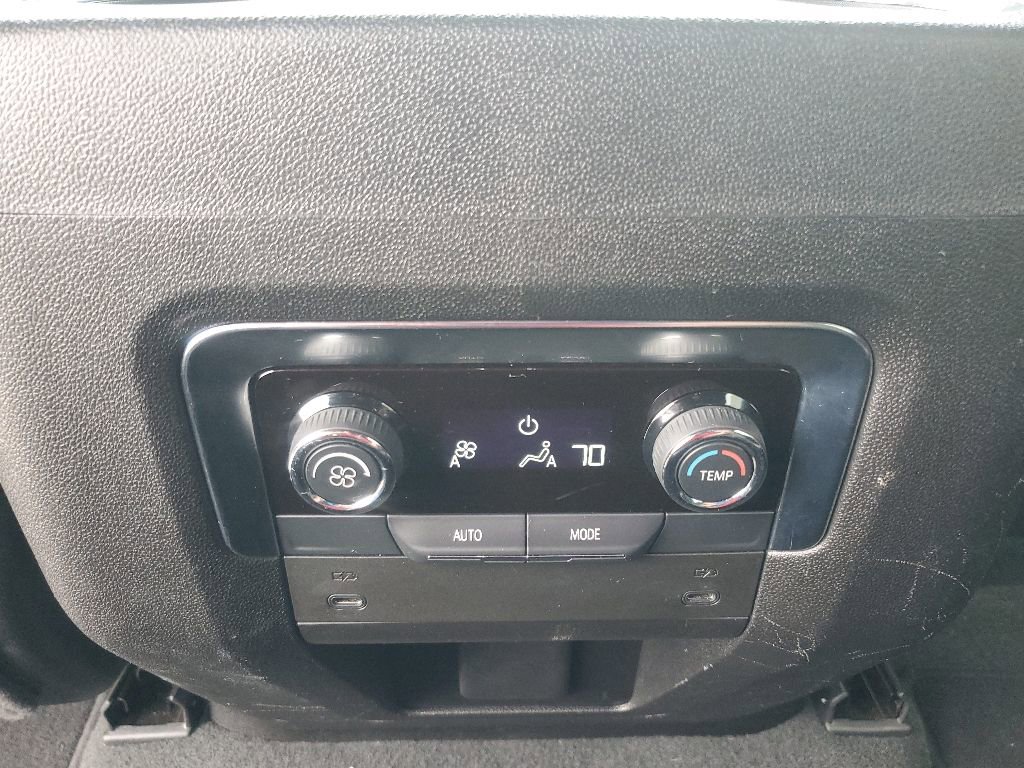 Used 2025 Chevrolet Suburban LT AWD/4WD image 15