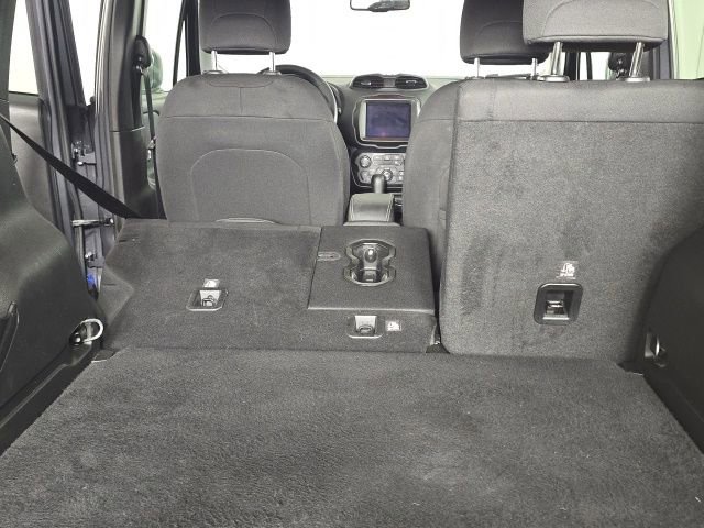 Used 2022 Jeep Renegade Latitude w/ Convenience Group image 26