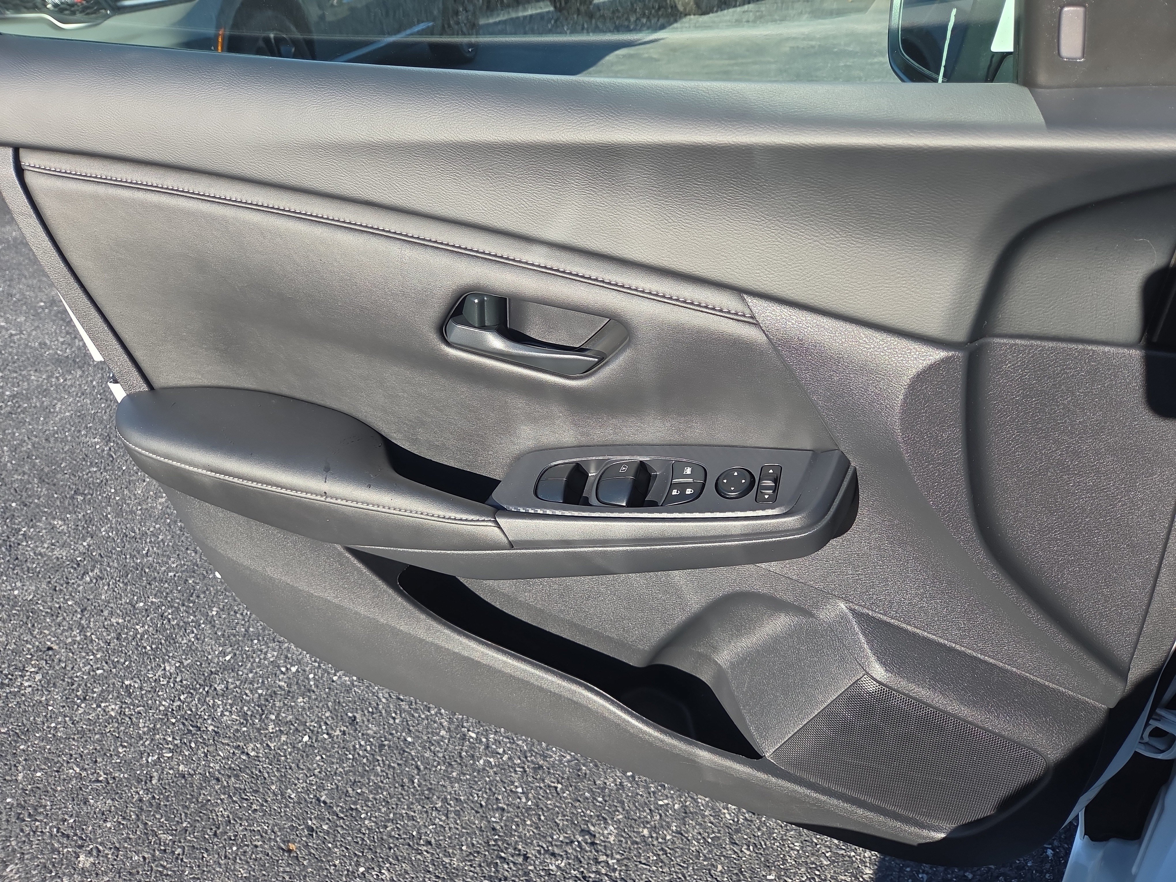 Used 2024 Nissan Sentra S FWD image 14