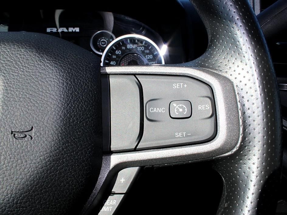 Used 2024 RAM 2500 Tradesman w/ Chrome Appearance Group image 12