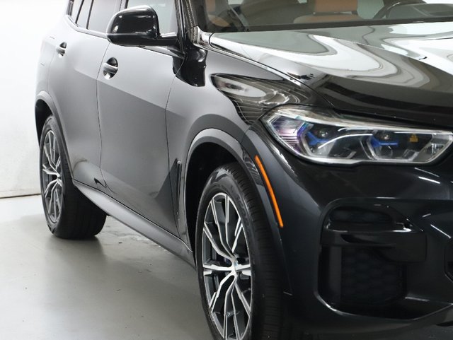 Used 2022 BMW X5 xDrive40i w/ M Sport Package AWD/4WD image 10