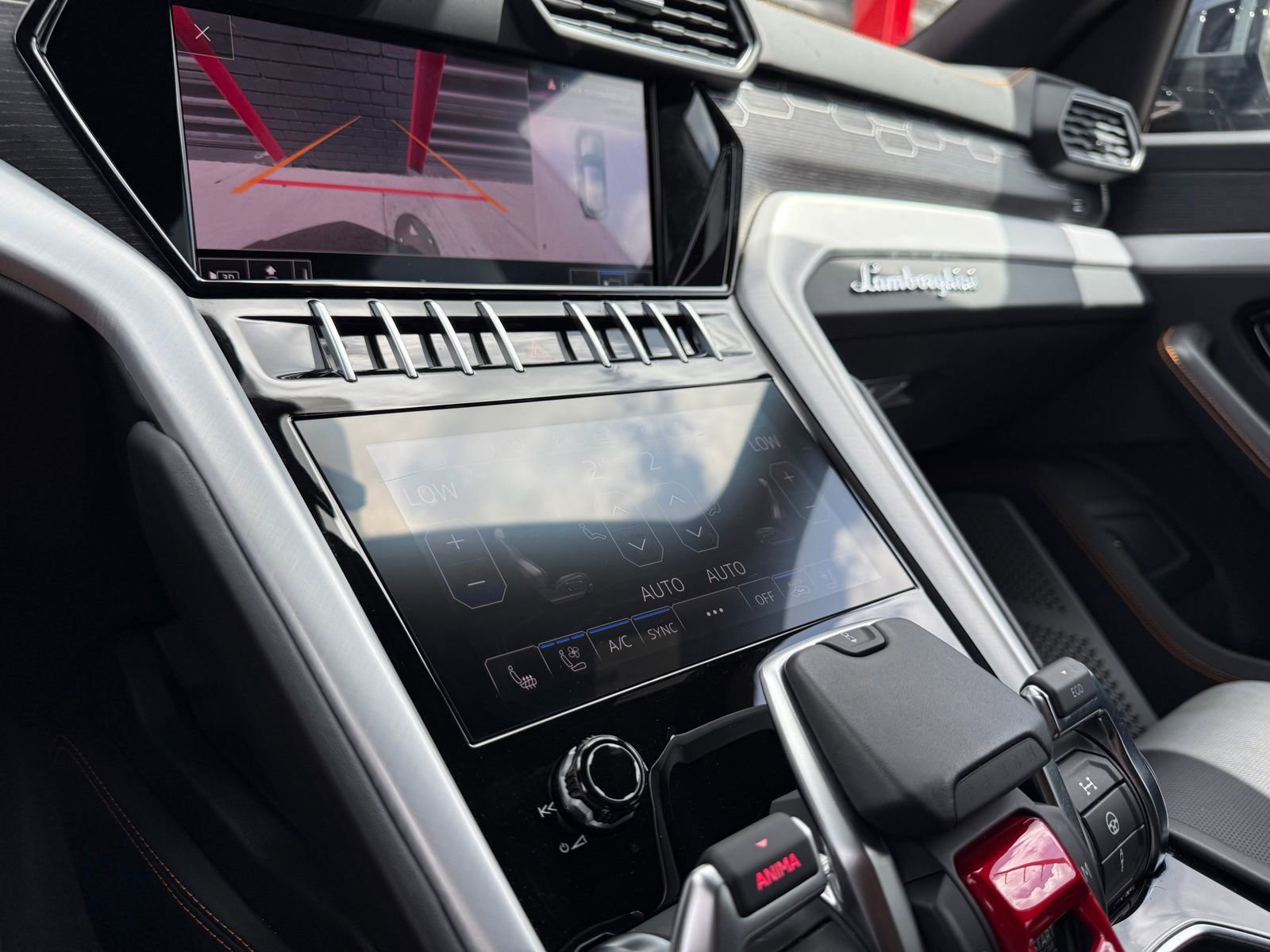 Used 2020 Lamborghini Urus image 28