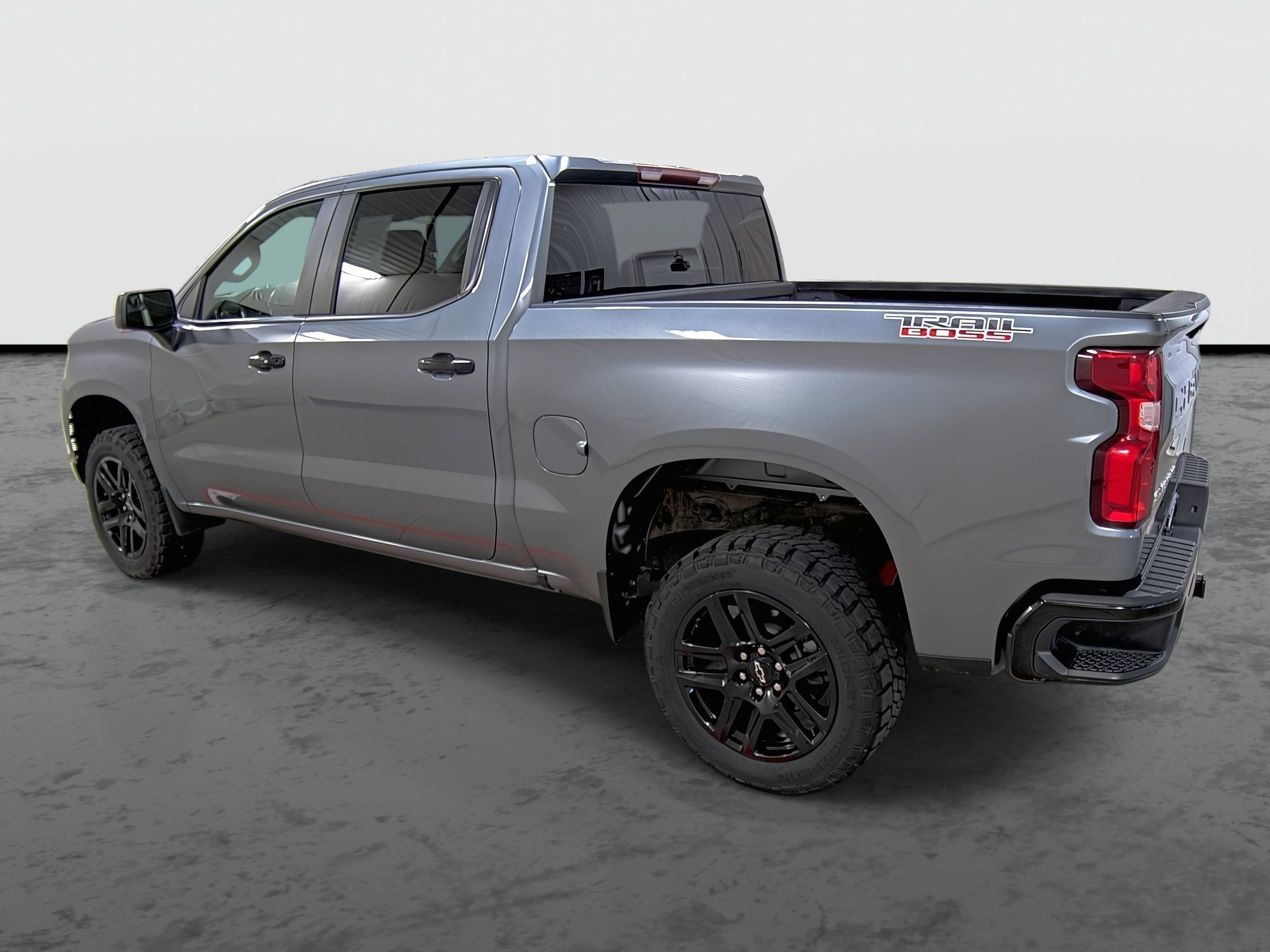 Used 2021 Chevrolet Silverado 1500 LT Trail Boss image 2