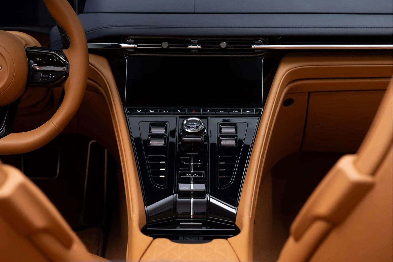 Used 2024 Aston Martin DB12 Convertible image 38