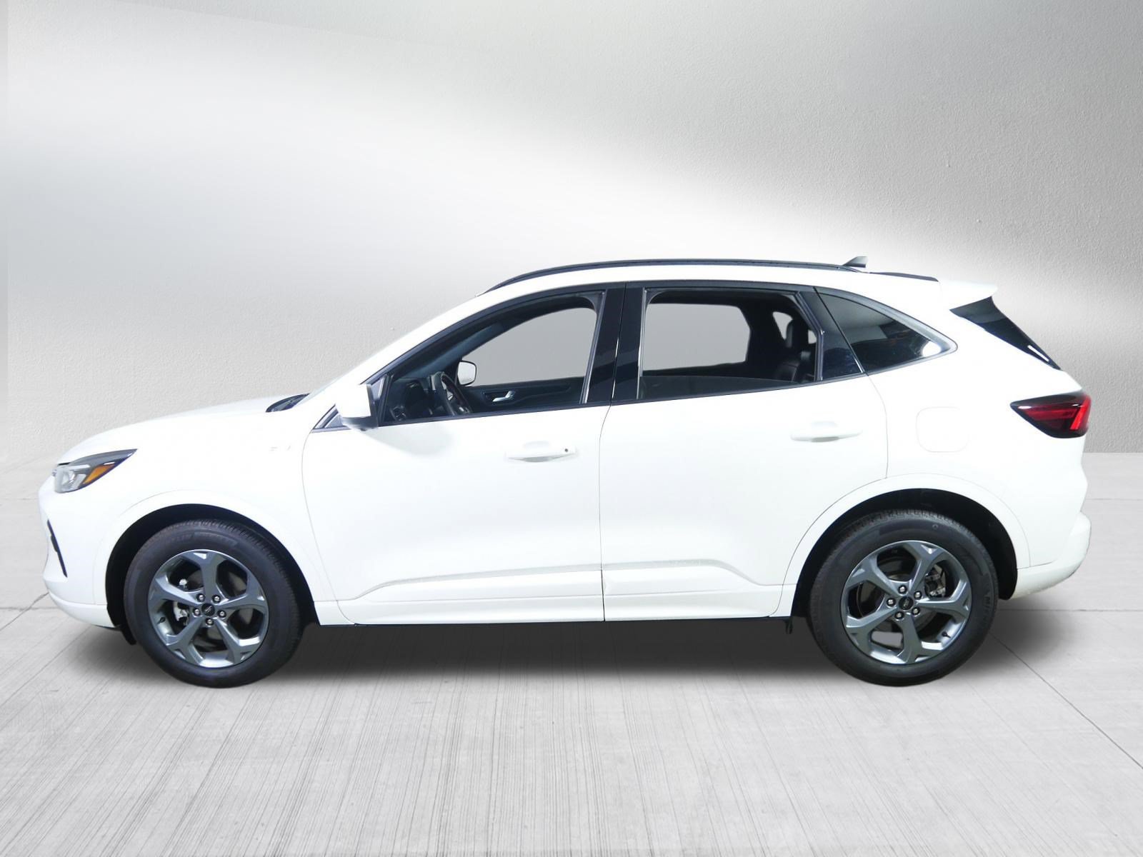 Used 2023 Ford Escape ST-Line Select w/ Tech Pack #2 AWD/4WD image 4