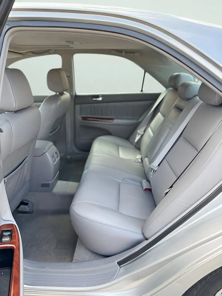Used 2005 Toyota Camry XLE FWD image 17