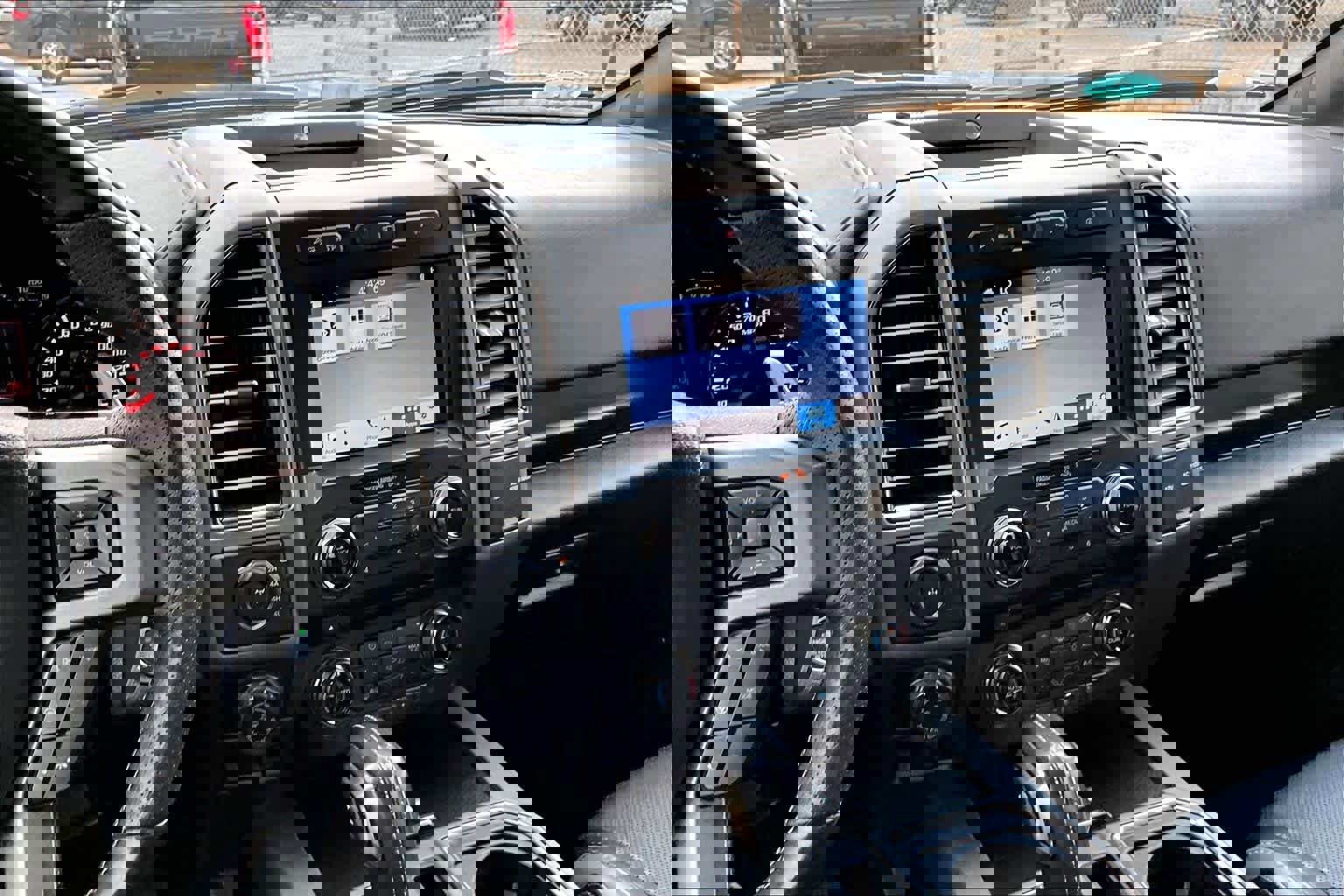 Used 2018 Ford F150 Raptor w/ Equipment Group 802A Luxury image 9