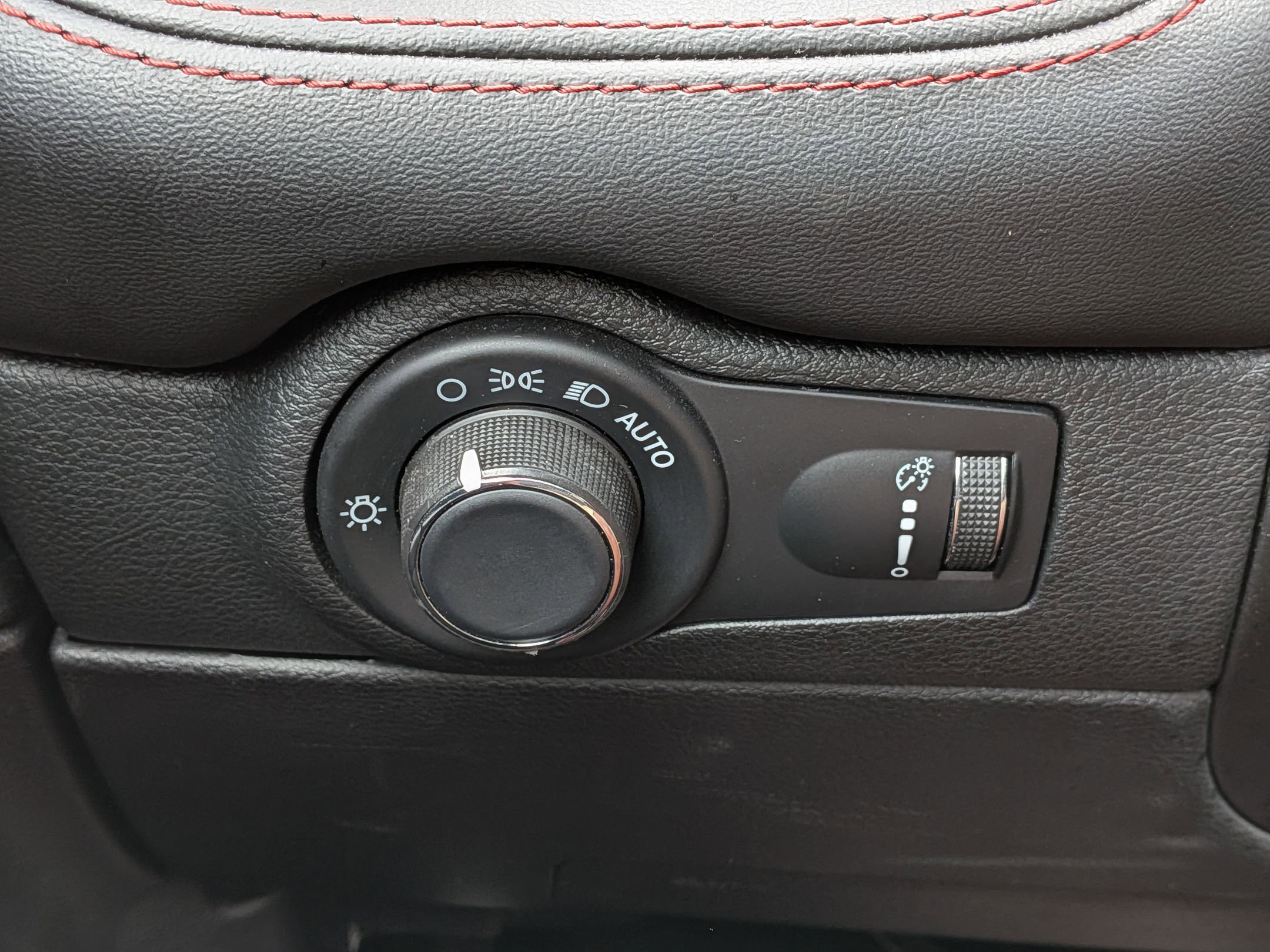 Used 2024 Dodge Durango GT image 17