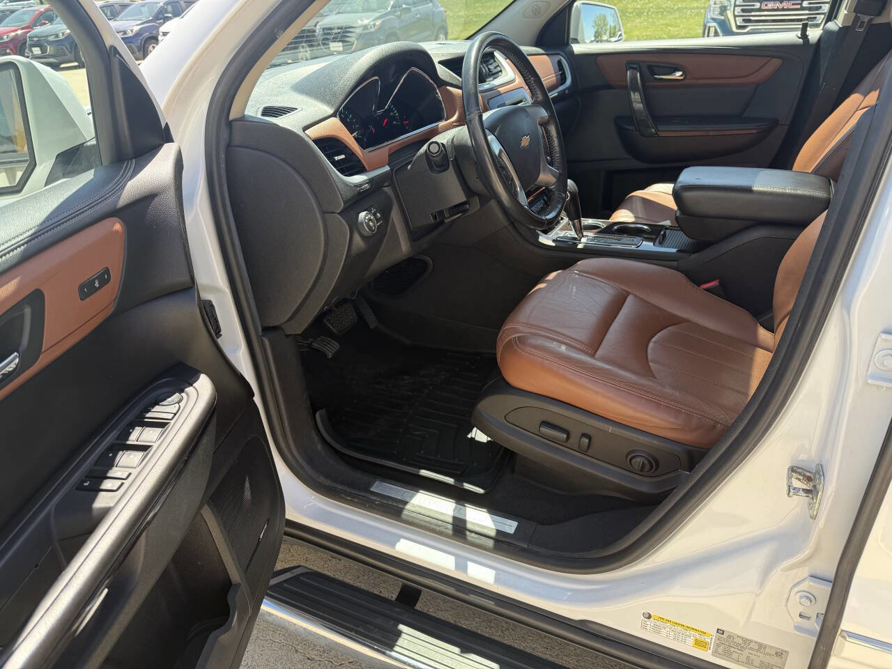 Used 2017 Chevrolet Traverse Premier w/ LPO, 'HIT The Road' Package AWD/4WD image 5