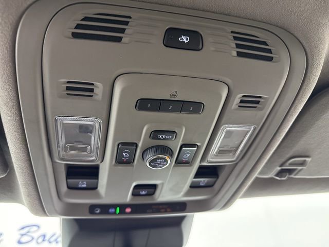 Used 2021 Cadillac Escalade Premium Luxury Platinum image 16