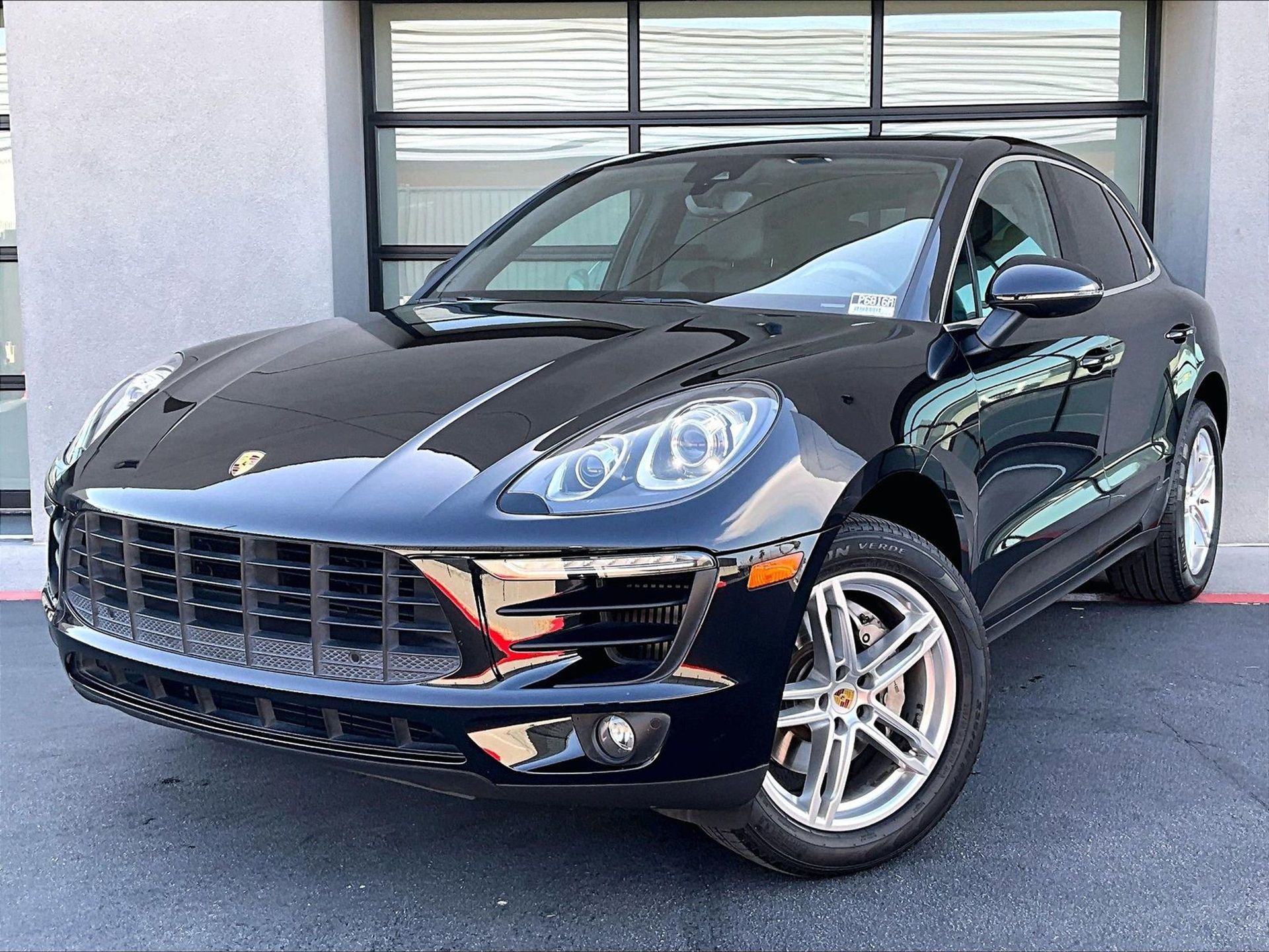 Certified 2018 Porsche Macan S AWD/4WD image 1