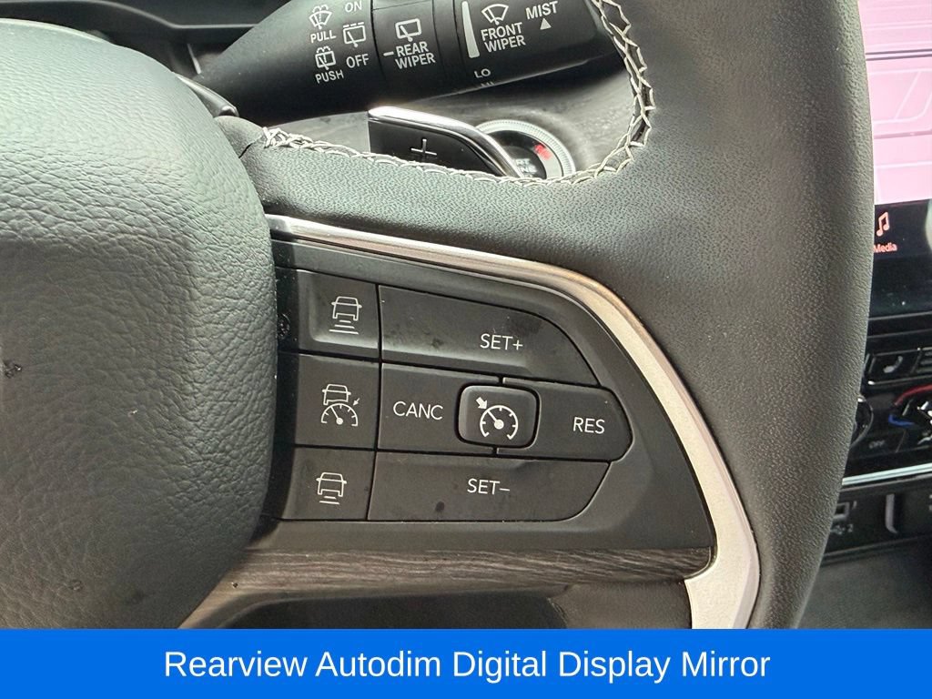 Used 2024 Jeep Grand Cherokee Limited w/ Luxury Tech Group II AWD/4WD image 23