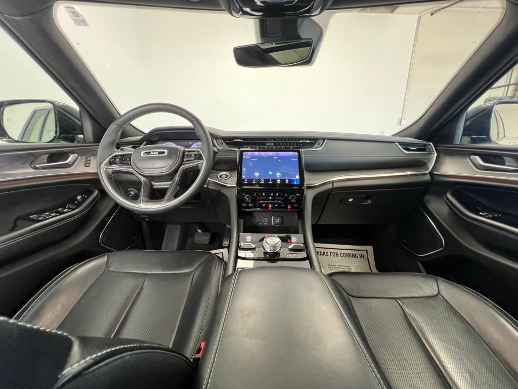 Used 2024 Jeep Grand Cherokee Overland image 10