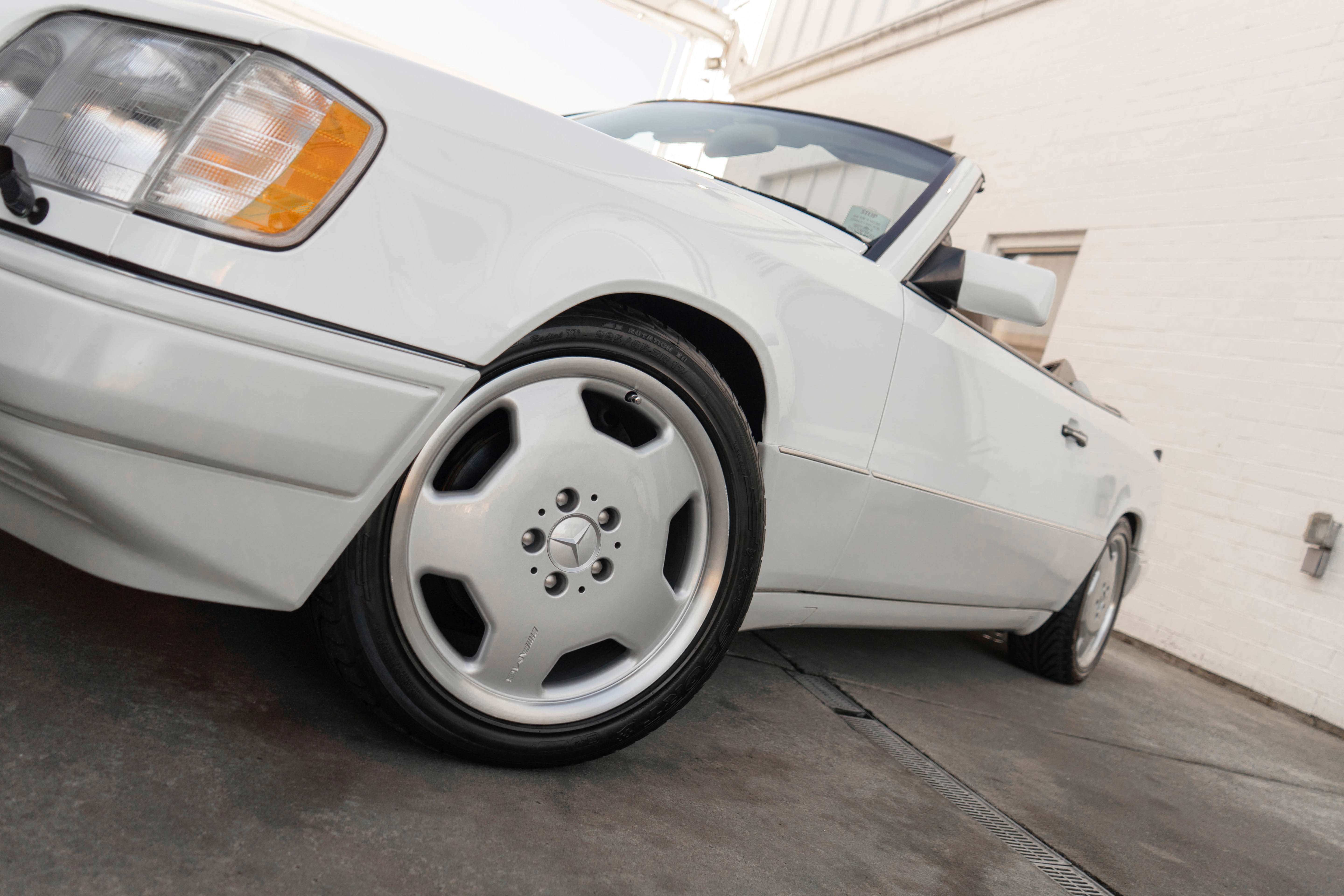 Used 1995 Mercedes-Benz E 320 Convertible image 4