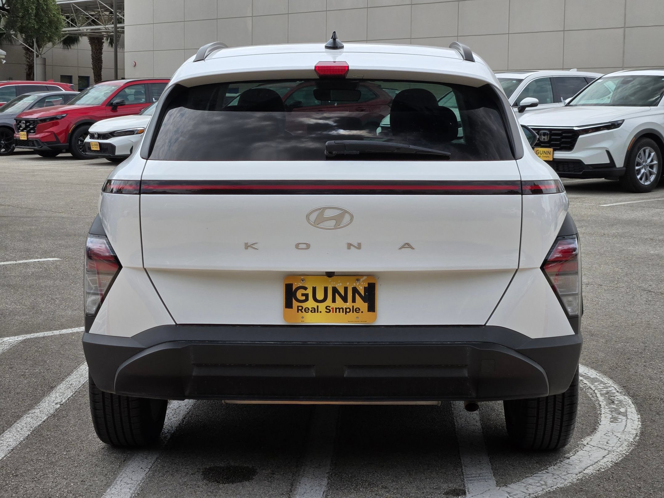 Used 2025 Hyundai Kona SEL FWD image 4
