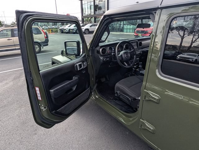 Used 2022 Jeep Wrangler Unlimited Sport AWD/4WD image 34