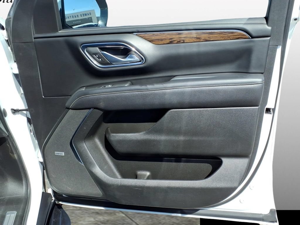 Used 2023 Chevrolet Tahoe Premier AWD/4WD image 13