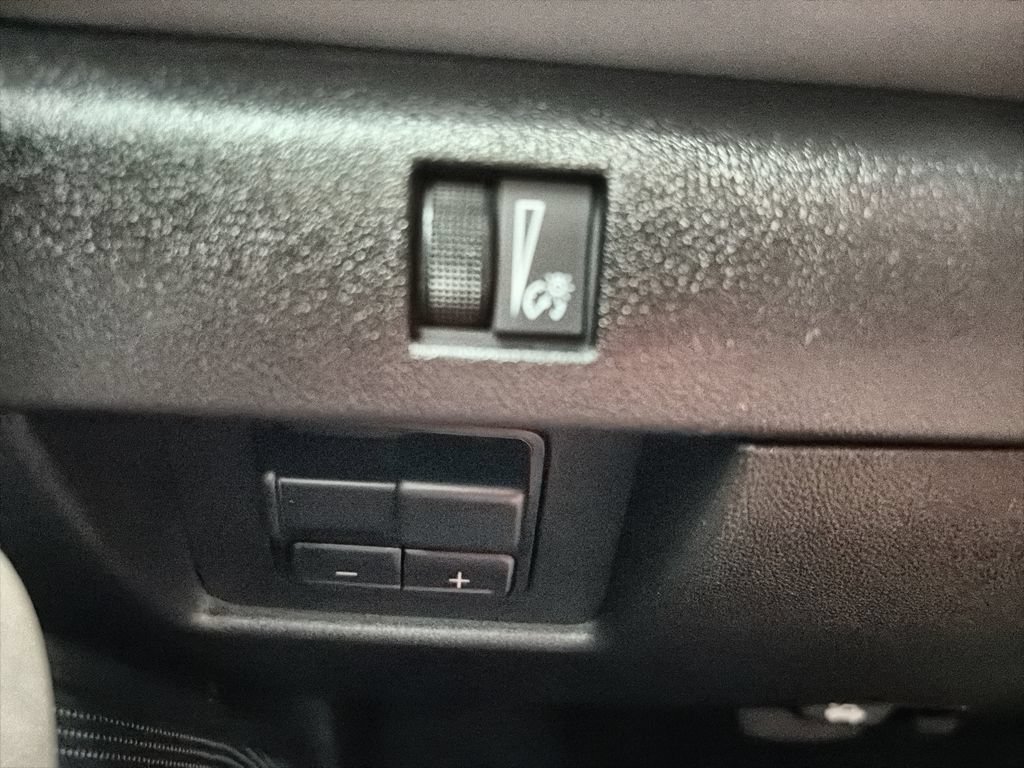 Used 2025 Chevrolet Colorado ZR2 w/ Technology Package AWD/4WD image 18