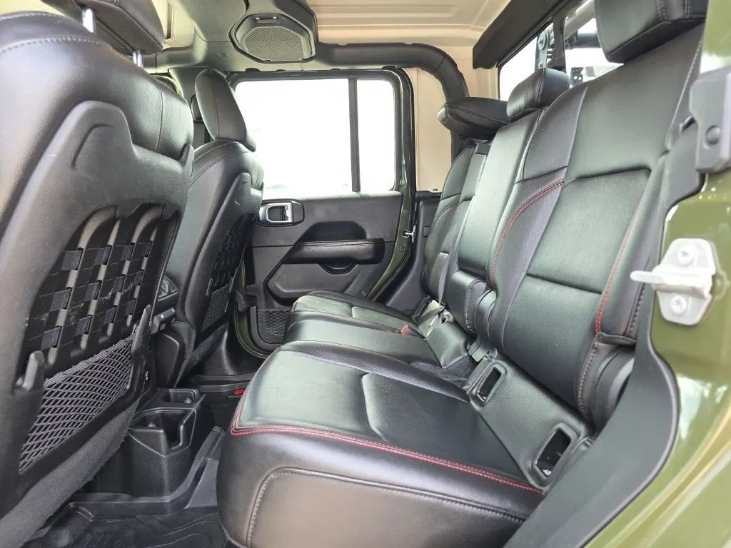 Used 2021 Jeep Gladiator Rubicon AWD/4WD image 18
