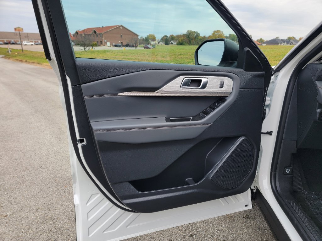 New 2026 Ford Explorer Active image 16