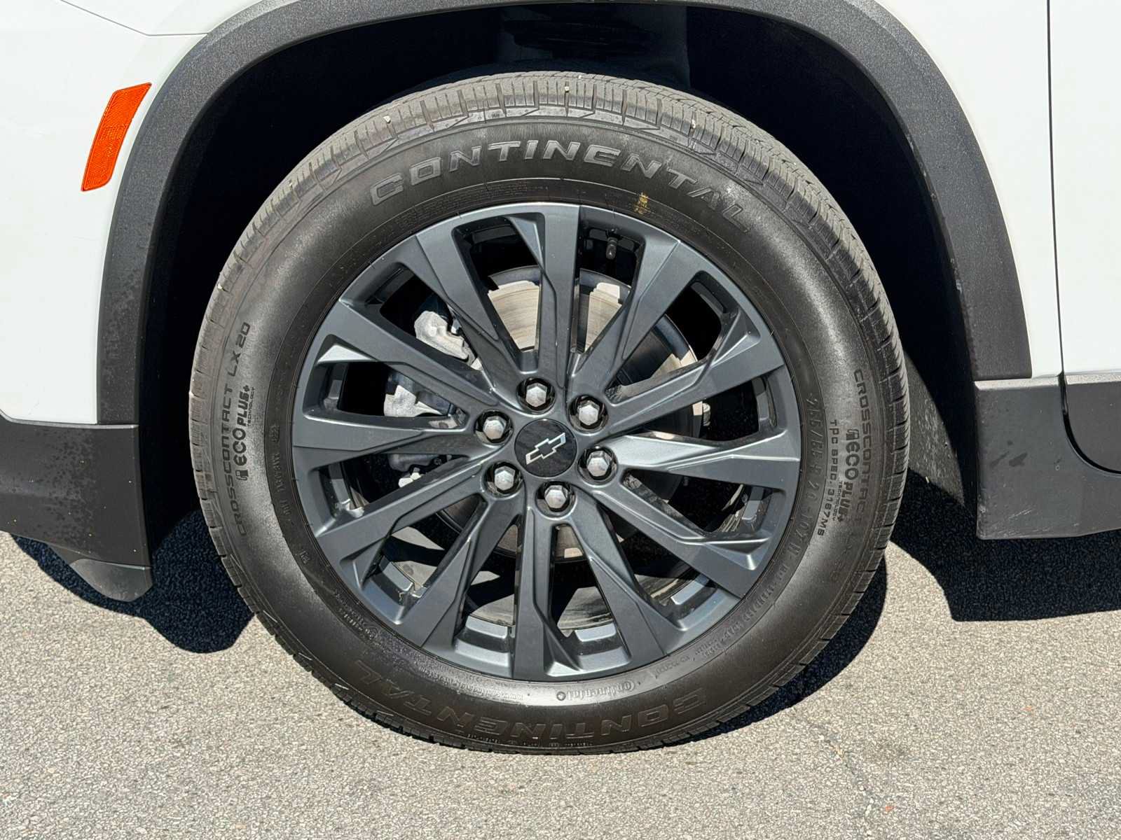 Used 2023 Chevrolet Traverse RS AWD/4WD image 38