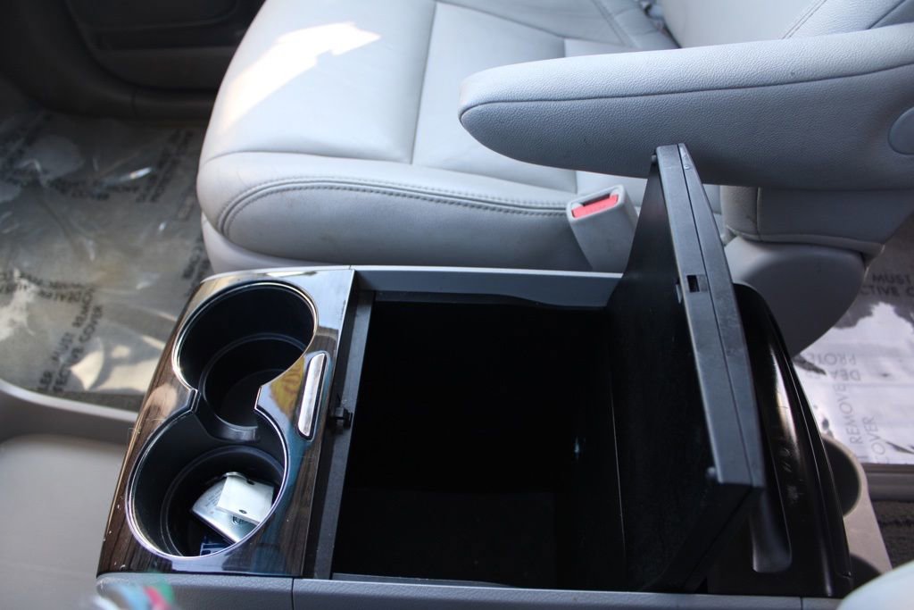 Used 2015 Toyota Sienna XLE image 47