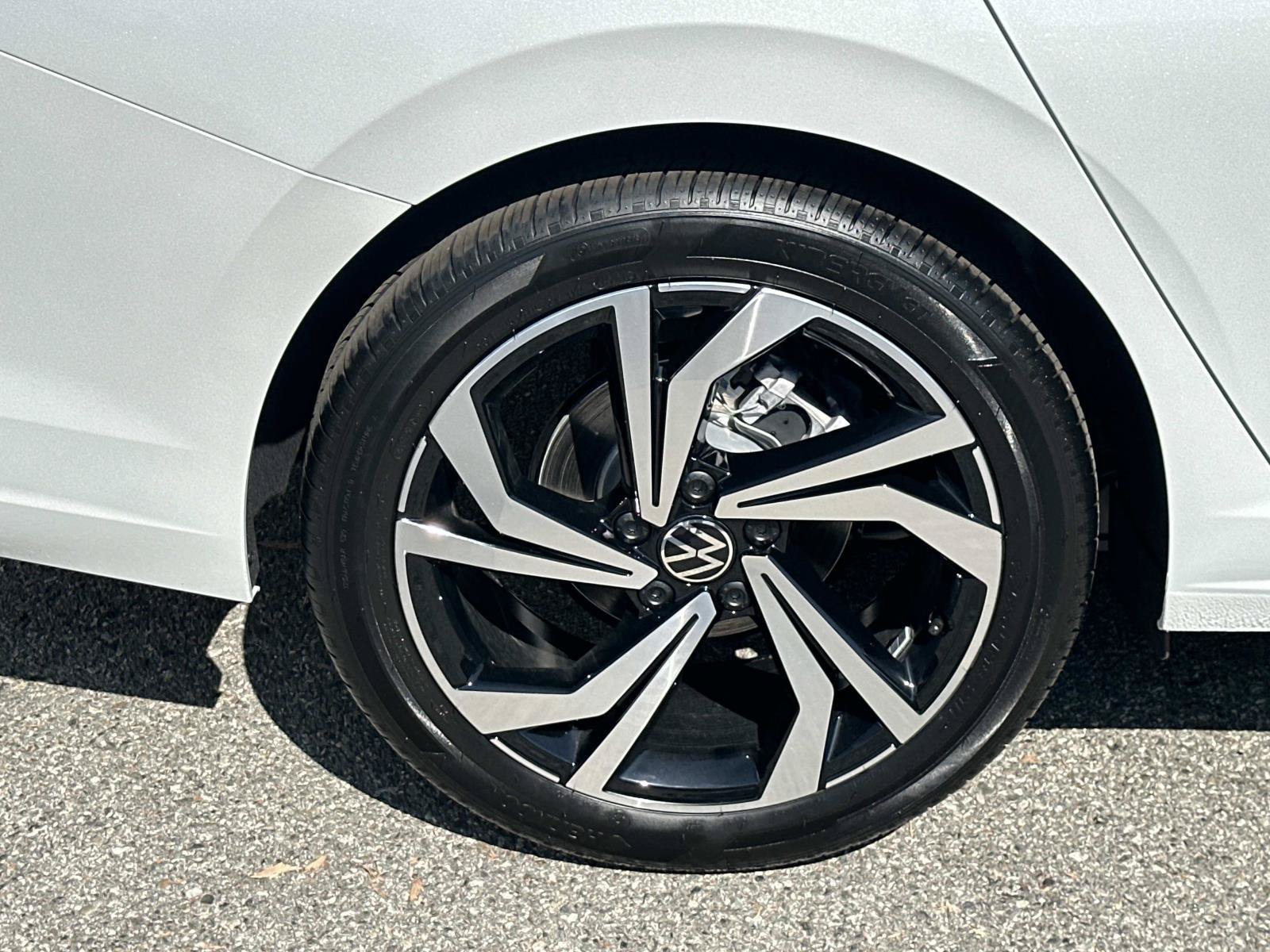 New 2027 Volkswagen Jetta SEL FWD image 6