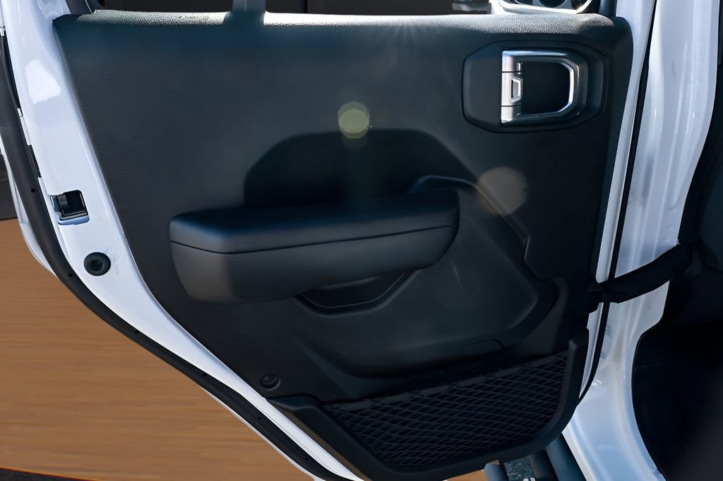 Used 2024 Jeep Wrangler Unlimited w/ Convenience Group image 31