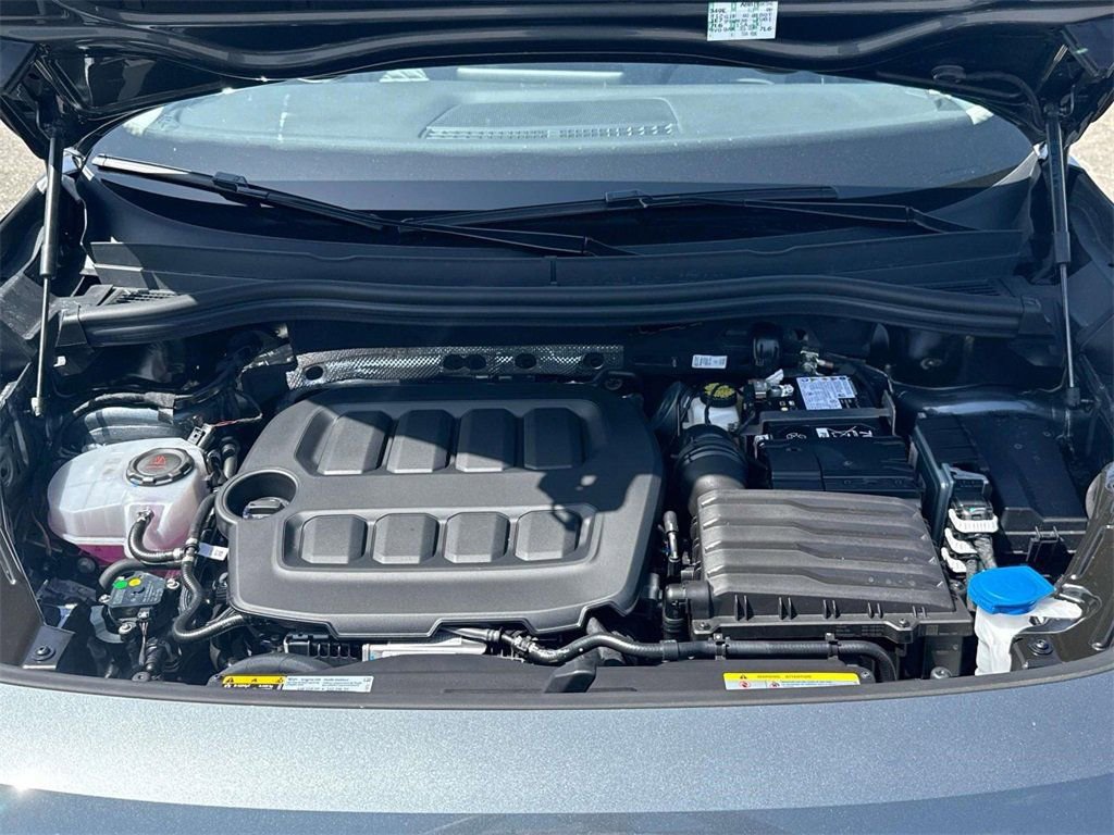 New 2025 Volkswagen Tiguan S image 9