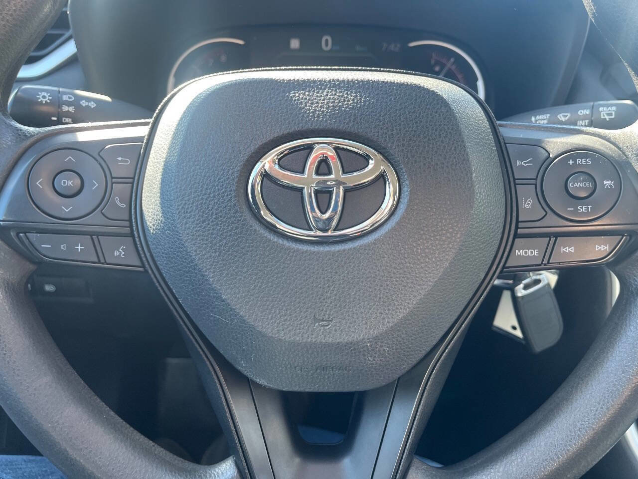 Used 2023 Toyota RAV4 LE image 18