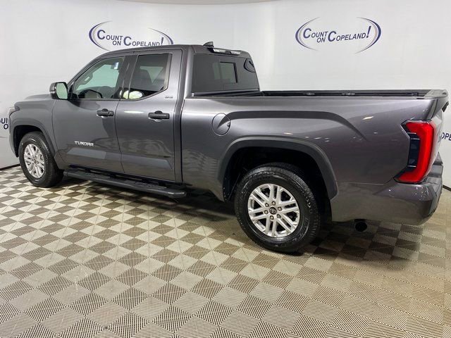 Used 2022 Toyota Tundra SR5 w/ SR5 Convenience Package image 4